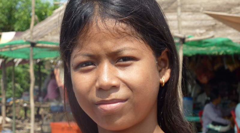008 Young Woman at Tonle Sap Thumb