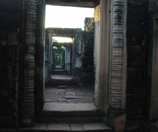 021 Doors inside the Temple Thumb
