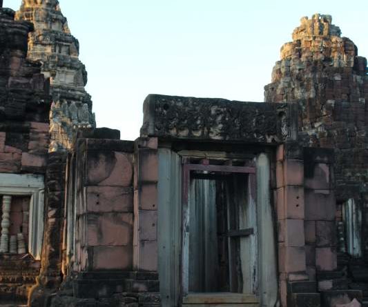 023 Entrance between the two Pagodas Thumb