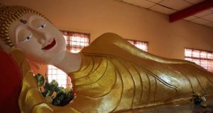 Phật nằm tại thị trấn Kedah Sungai Petani gần biên giới Malaysia và Thái Lan